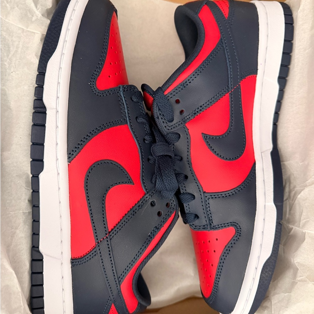 Nike Dunk Low Retro Red and Obsidian - Picture 2 of 5